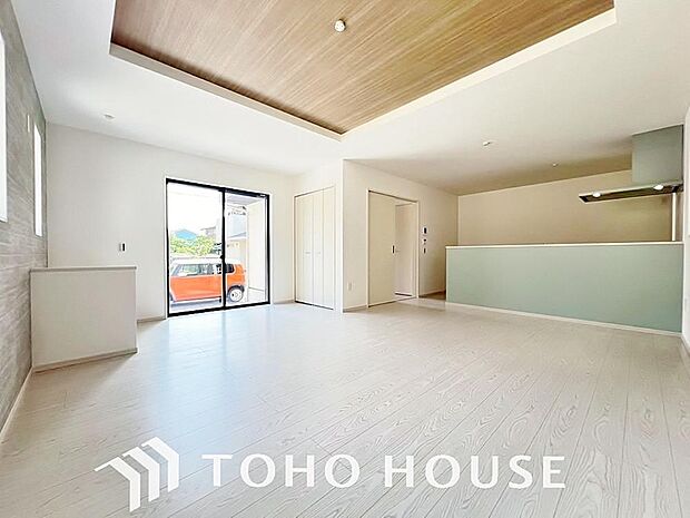 作り手の「気持ちの良いリビングでお過ごししていただきたい」という思いを感じさせます。