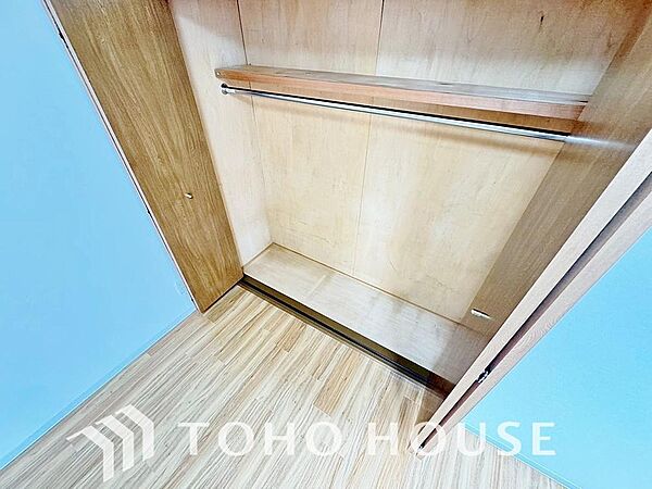 クローゼット完備のシンプルな空間です。お子様の成長と共に必要になる子供部屋にぴったりの間取りですね。