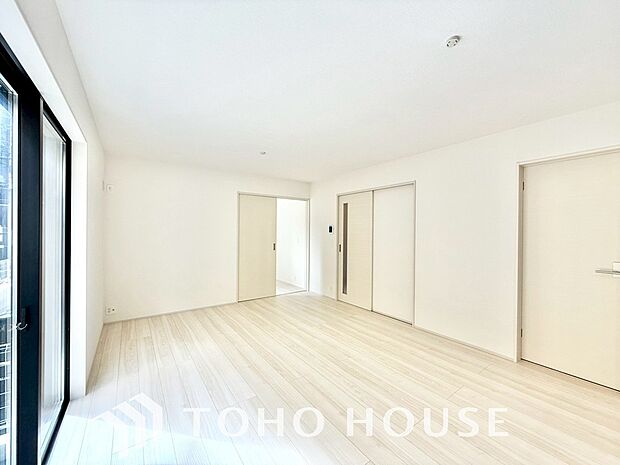 造りこんだ空間演出の妙が生み出す光と質のハーモニーはこの住宅のクオリティの良さを実感させてくれます。