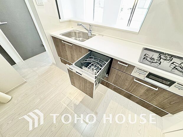 食洗機は家事の時間を短くできることがメリット。ビルトインタイプはキッチンをすっきりとみせてくれます。