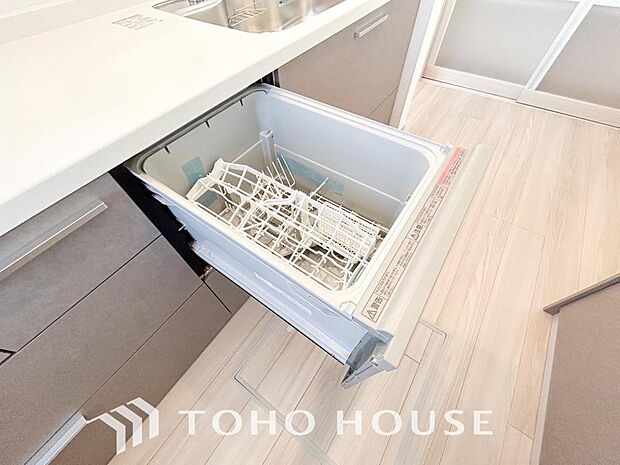食洗機は家事の時間を短くできることがメリット。ビルトインタイプはキッチンをすっきりとみせてくれます。