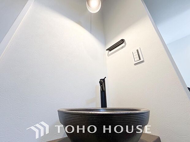 収納もさる事ながら、朝の慌ただしい時間もホテルライクなスペースで余裕とゆとりを感じて頂けます。