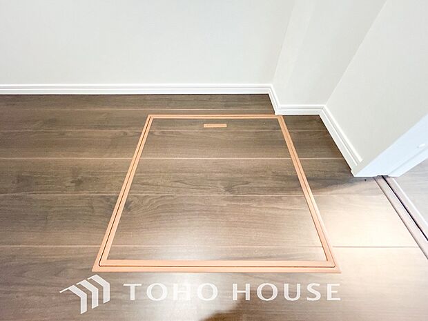 床下収納の場合は使っていない空間を有効利用するので、キッチンを狭くすることなく収納場所を増やせます。