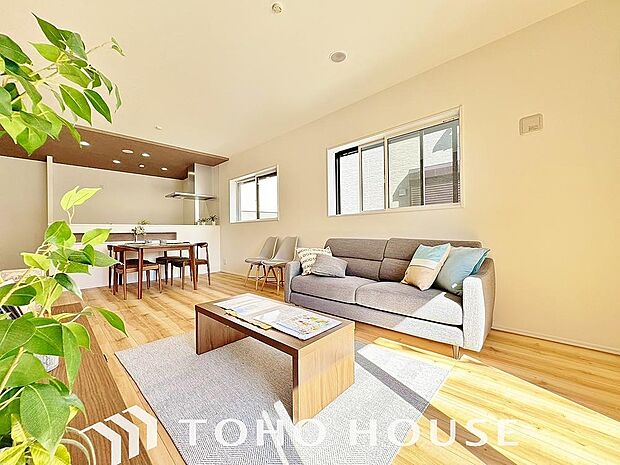 造りこんだ空間演出の妙が生み出す光と質のハーモニーはこの住宅のクオリティの良さを実感させてくれます。