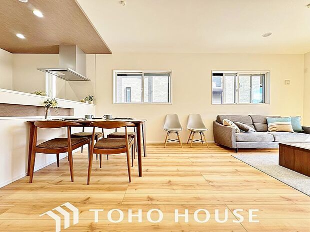 家は、ただ生活する場ではなく、笑顔の毎日、安らぎの日々のために、暮らしを愉しく、快適にする場所。