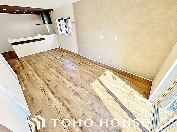 広いＬＤＫでは家族が集まり一緒の時間を過ごせる工夫がされております。