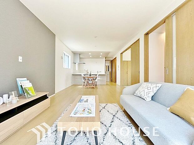 作り手の「気持ちの良いリビングでお過ごししていただきたい」という思いを感じさせます。