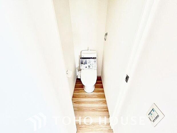 清潔な空間であって頂けますように、目に留まるだけではなく、汚れをふき取り易いフロアと壁紙をチョイス。