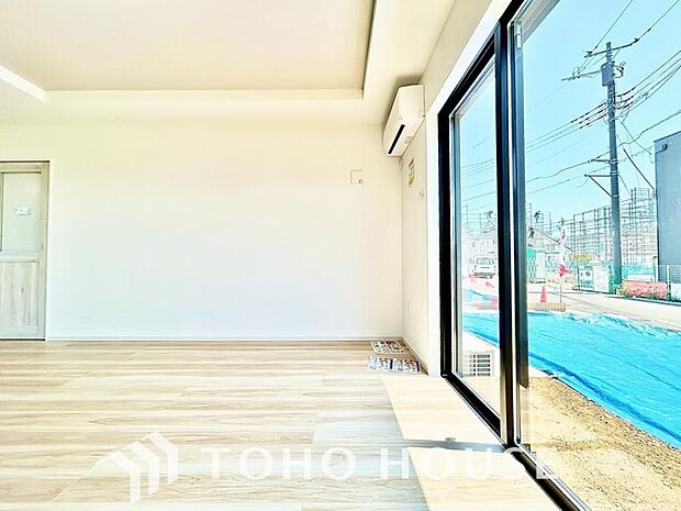 造りこんだ空間演出の妙が生み出す光と質のハーモニーはこの住宅のクオリティの良さを実感させてくれます。