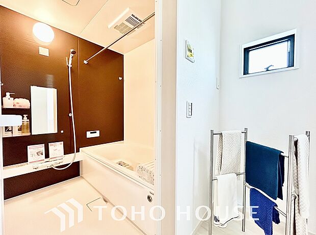 心地よいバスタイムを演出する浴室はゆとりあるサイズを採用。