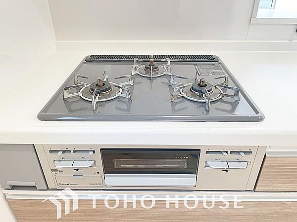 毎日料理をする、料理が好き、家族が多くて量を作る必要がある、等の方々にとっては必須の3口コンロ。