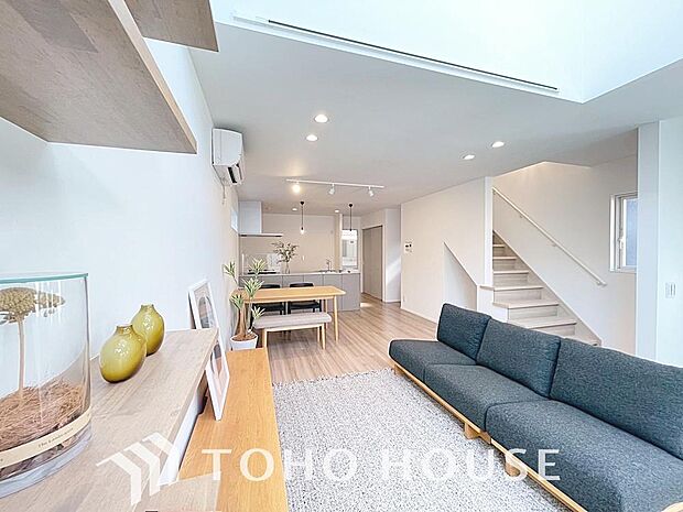 作り手の「気持ちの良いリビングでお過ごししていただきたい」という思いを感じさせます。