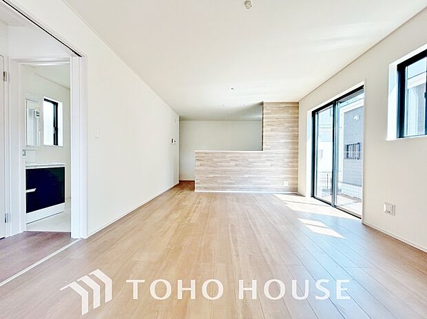 造りこんだ空間演出の妙が生み出す光と質のハーモニーはこの住宅のクオリティの良さを実感させてくれます。