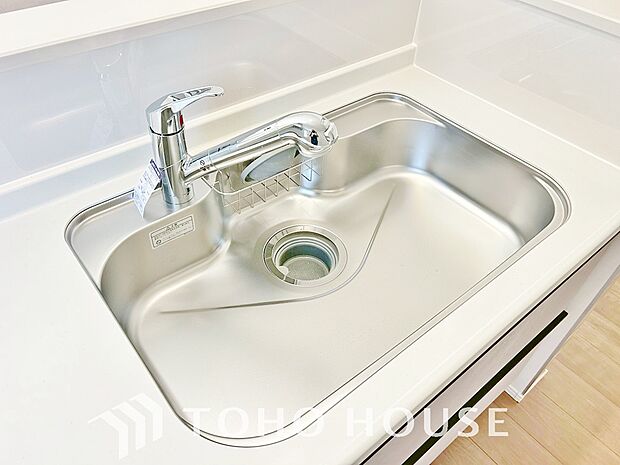 浄水と原水をボタン一つで切り替えられる浄水器一体型水洗。近年主流になりつつある人気の設備です。