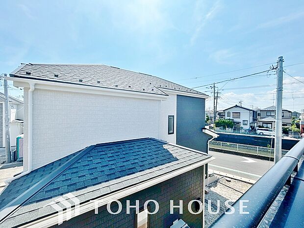 その豊かな眺望にふさわしい空間には、通風・採光にも優れ、心地よい光と風があふれています。