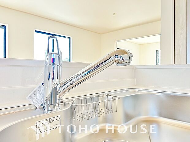 浄水と原水をボタン一つで切り替えられる浄水器一体型水洗。近年主流になりつつある人気の設備です。