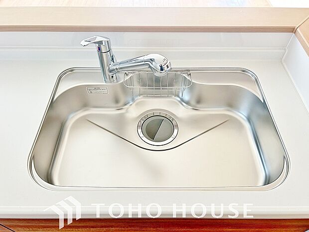 浄水と原水をボタン一つで切り替えられる浄水器一体型水洗。近年主流になりつつある人気の設備です。