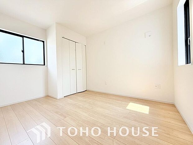 お子様の心と身体を見守る子供部屋として、小さな自立心を育むお部屋作りを見越してご覧下さい。