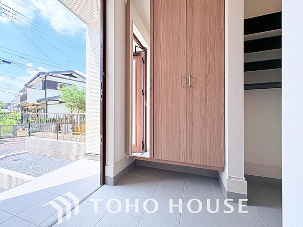 ダウンライトを使用しお洒落に演出。帰りたくなる家をテーマに設計。いつも「人」と「家」の間に・・・。