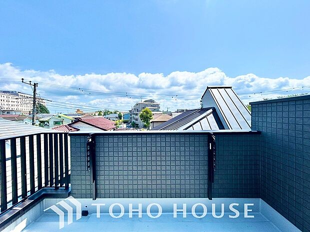 太陽に愛された邸は、陽当り、通風に優れた魅力的で快適さを追求した邸宅です。