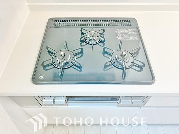 毎日料理をする、料理が好き、家族が多くて量を作る必要がある、等の方々にとっては必須の3口コンロ。