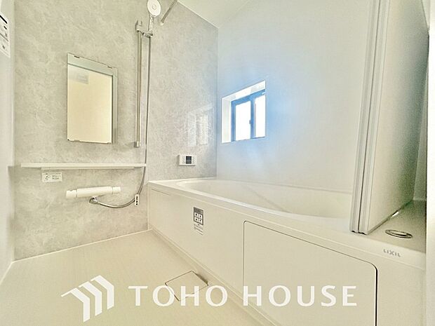 心地よいバスタイムを演出する浴室はゆとりあるサイズを採用。