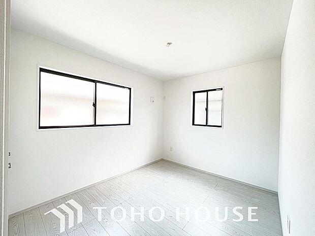 暖色系の照明は、心理的にも落ち着きを得られやすいそうです。