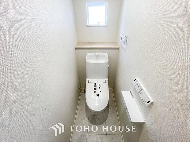 清潔な空間であって頂けますように、目に留まるだけではなく汚れをふき取り易いフロアと壁紙をチョイス。