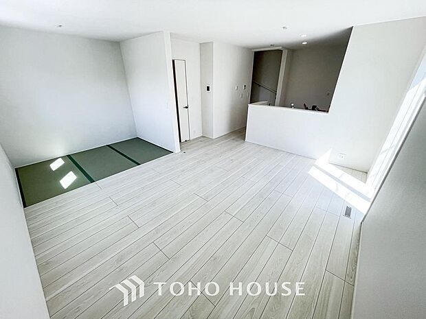 造りこんだ空間演出の妙が生み出す光と質のハーモニーはこの住宅のクオリティの良さを実感させてくれます。