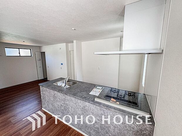 広々としたキッチンスペースで快適に作業ができると、毎日のお料理もより一層楽しく取り組めそうですね。