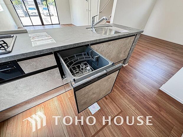 食洗機は家事の時間を短くできることがメリット。ビルトインタイプはキッチンをすっきりとみせてくれます。