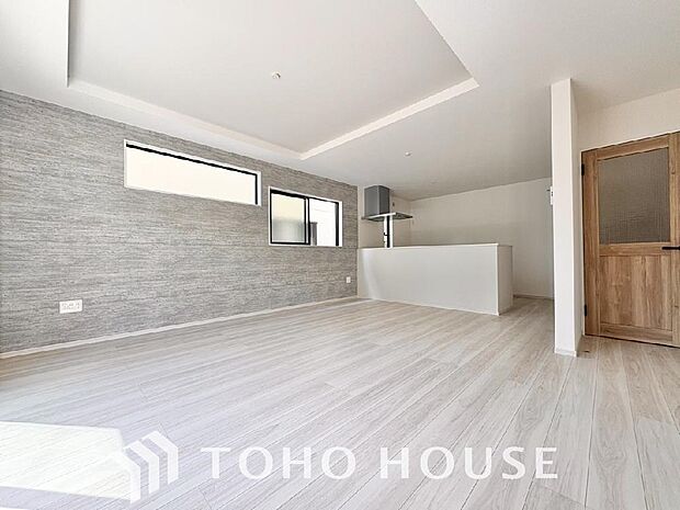 朝は爽やかな日差しを浴びながら、家族みんなでおいしい朝食。昼下がりにはのんびりと過ごすひと時。