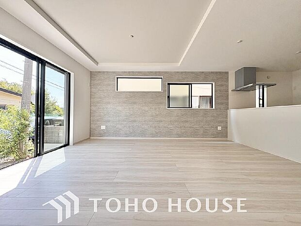 家族皆が集まる場所だからこそ、一番明るく使い勝手のいい空間に仕上げております。