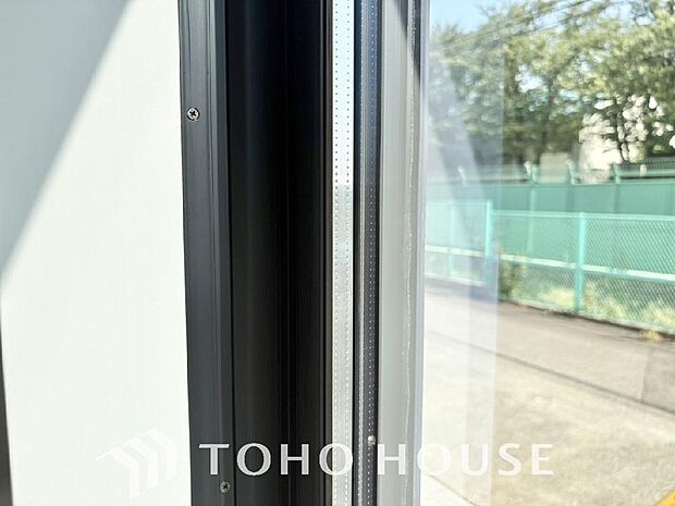 複層ガラスは結露を抑えたり、遮音にも効果を発揮します。