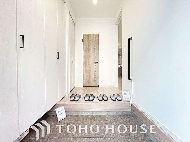 ダウンライトを使用しお洒落に演出。帰りたくなる家をテーマに設計。いつも「人」と「家」の間に・・・。