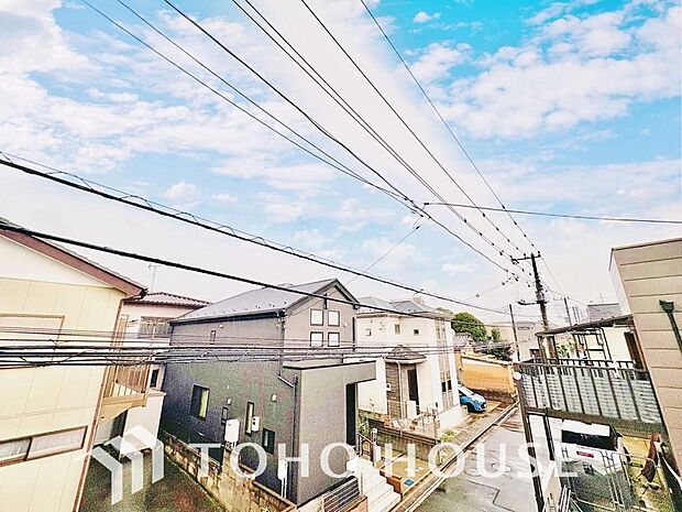 豊かな陽光に照らしだされる素敵な空間。季節を問わず華やいだ素敵な風景をお楽しみいただけます。