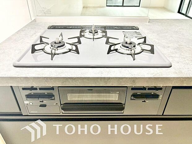 毎日料理をする、料理が好き、家族が多くて量を作る必要がある、等の方々にとっては必須の3口コンロ。