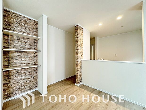 調理器具や調味料、買置きした日用品や食品等を収納できるように、収納スペースを完備しております。