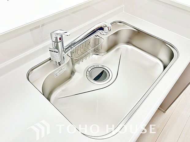 日々進化するキッチン設備。シンクの流水音を軽減する特殊加工など、新しいお家には充実の設備が満載です。
