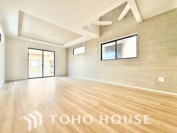 リビングも広く設け、訪れる人々を暖かく迎えてくれます。