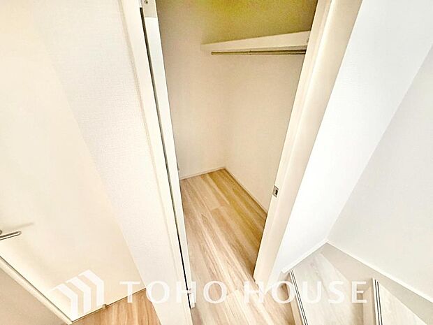 少しでも空いているスペースを収納にすることで、無駄のない空間を演出しております。