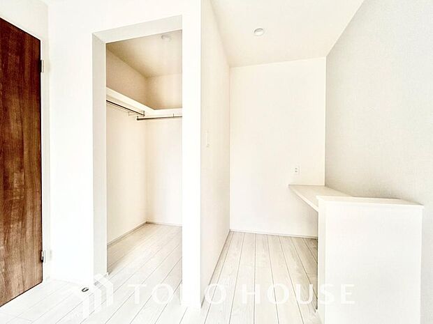 少しでも空いているスペースを収納にすることで、無駄のない空間を演出しております。