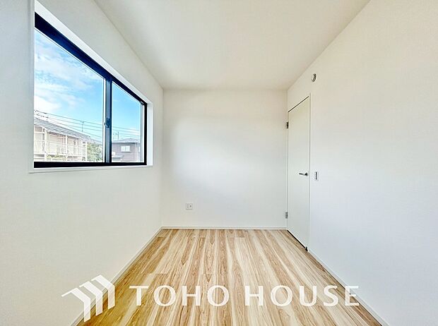 白を基調とした室内は、明るい住空間を造り出すだけでなく、清潔感をもたらしてくれます。