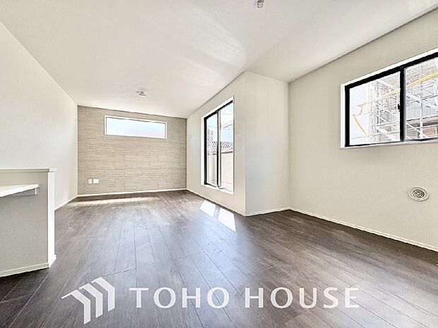 朝は爽やかな日差しを浴びながら、家族みんなでおいしい朝食。昼下がりにはのんびりと過ごすひと時。