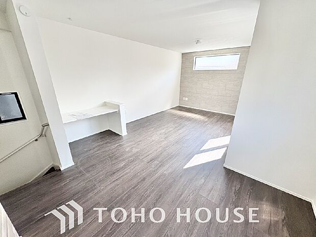 広いＬＤＫでは家族が集まり一緒の時間を過ごせる工夫がされております。