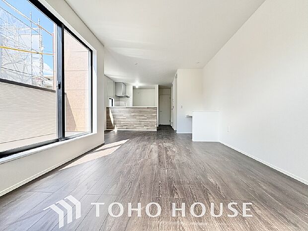 家族皆が集まる場所だからこそ、一番明るく使い勝手のいい空間に仕上げております。