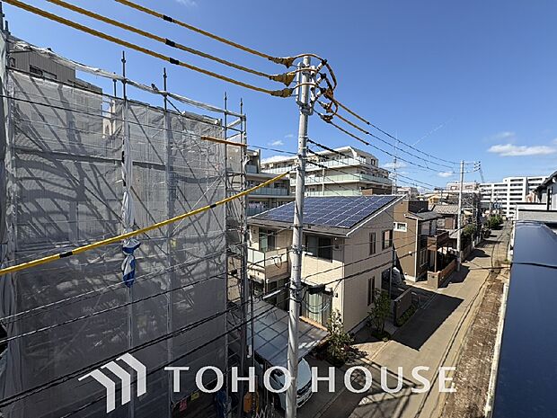 豊かな陽光に照らしだされる素敵な空間。季節を問わず華やいだ素敵な風景をお楽しみいただけます。