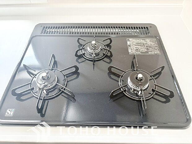 毎日料理をする、料理が好き、家族が多くて量を作る必要がある、等の方々にとっては必須の3口コンロ。