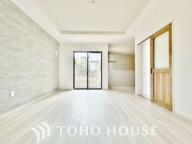 作り手の「気持ちの良いリビングでお過ごししていただきたい」という思いを感じさせます。