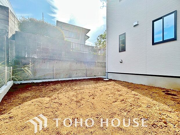 日当たりも良く、家庭菜園や植栽を育てるのに適したお庭はこれからの生活に緑という癒しを与えてくれます。